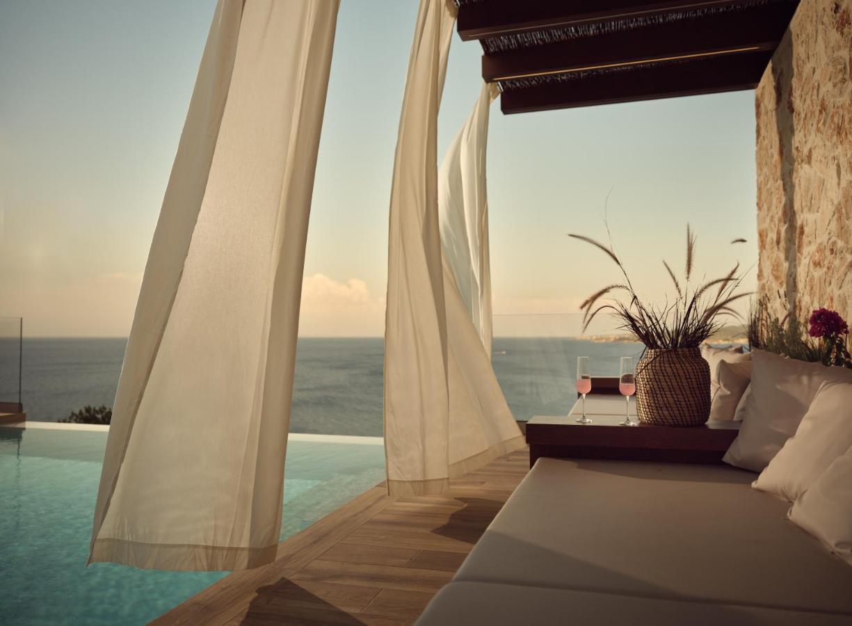 Villa White Springs Retreat à Orthoniaí Extérieur photo