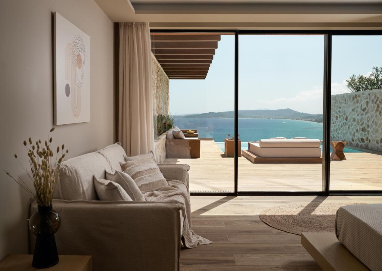 Villa White Springs Retreat à Orthoniaí Extérieur photo